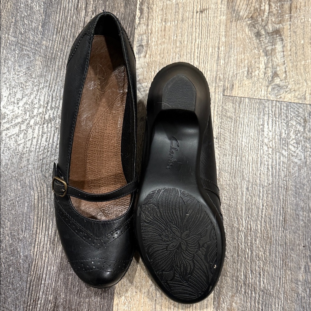 Clarks Classic Black Heels with Strap - Picture 9 of 12